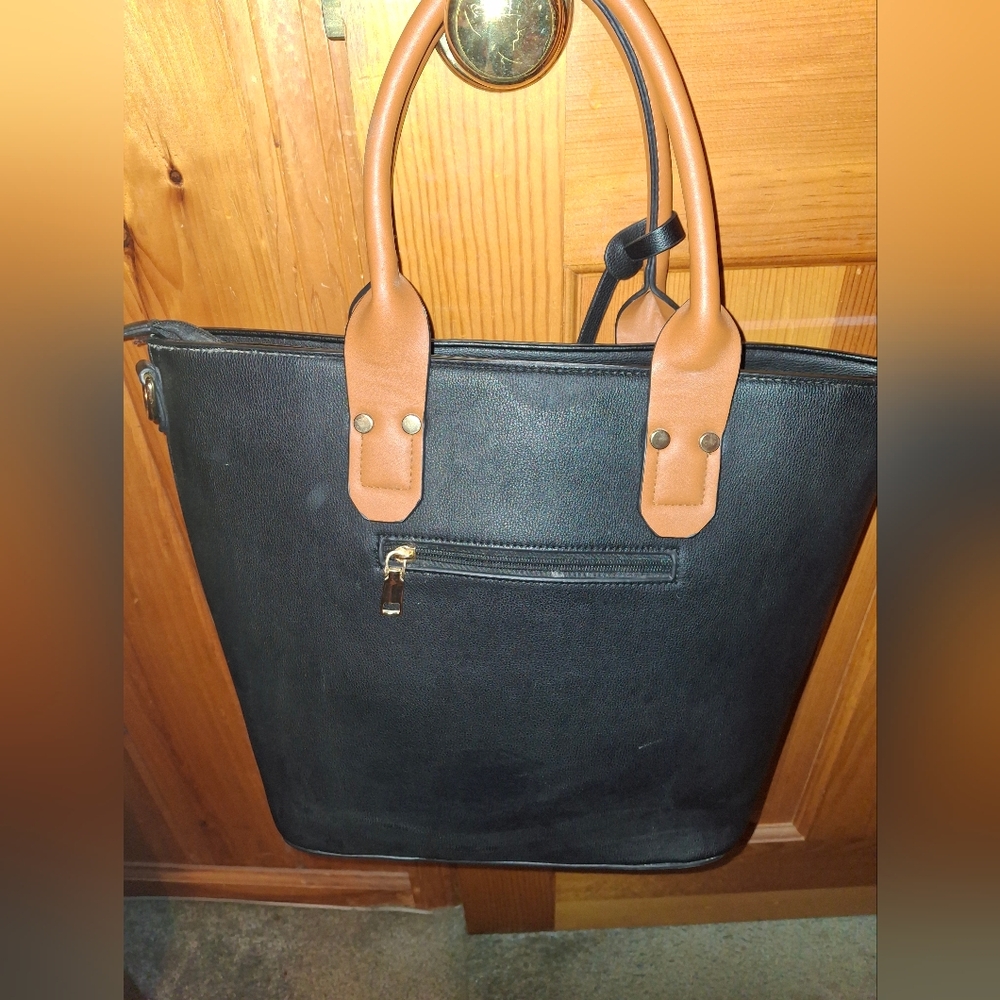 Michael Kors Black Textured Bag with Gold Logo - Picture 3 of 5